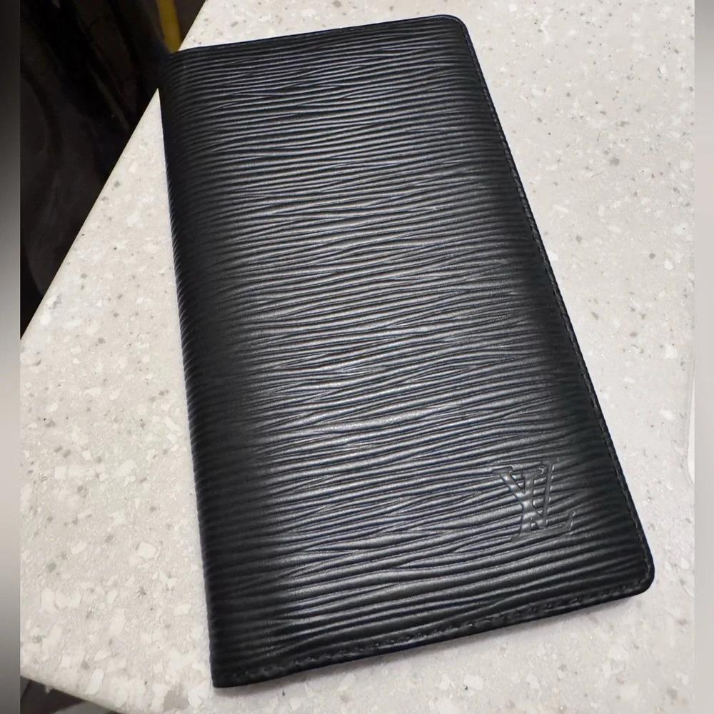 Louis Vuitton Epi Brazza Leather Wallet - Picture 3 of 5